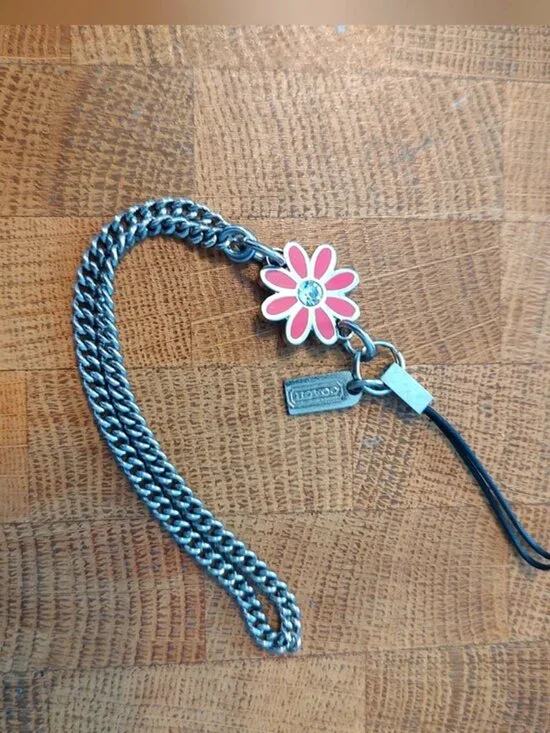 Coach vintage daisy phone bag charm EUC - Picture 1 of 4